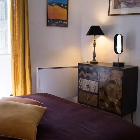 펜션 Maison De Charme, Jardin Et Piscine Proche D'uzes *