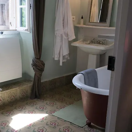 펜션 Maison De Charme, Jardin Et Piscine Proche D'uzes *