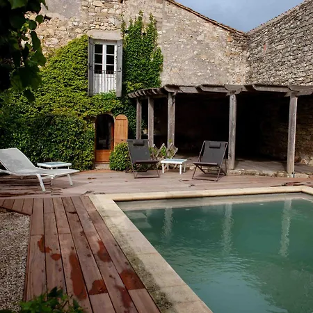 펜션 Maison De Charme, Jardin Et Piscine Proche D'uzes