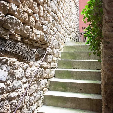 Maison De Charme, Jardin Et Piscine Proche D'uzes 펜션