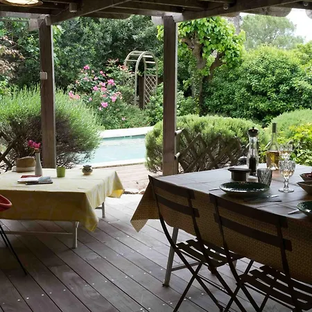 Maison De Charme, Jardin Et Piscine Proche D'uzes 펜션